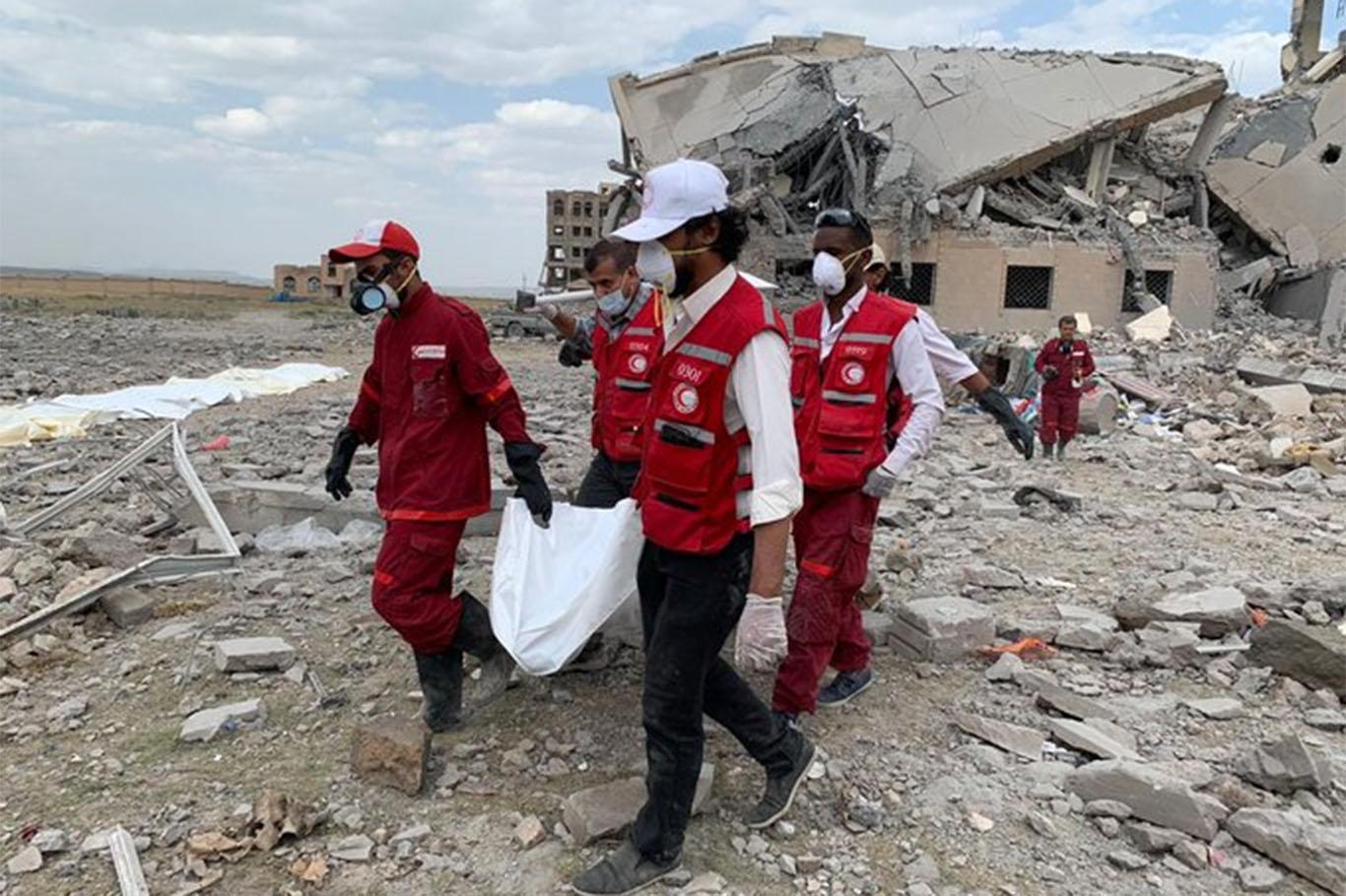 Yemen'deki hapishane saldırısında 100'den fazla ölü Yemen'deki hapishane saldırısında 100'den fazla ölü